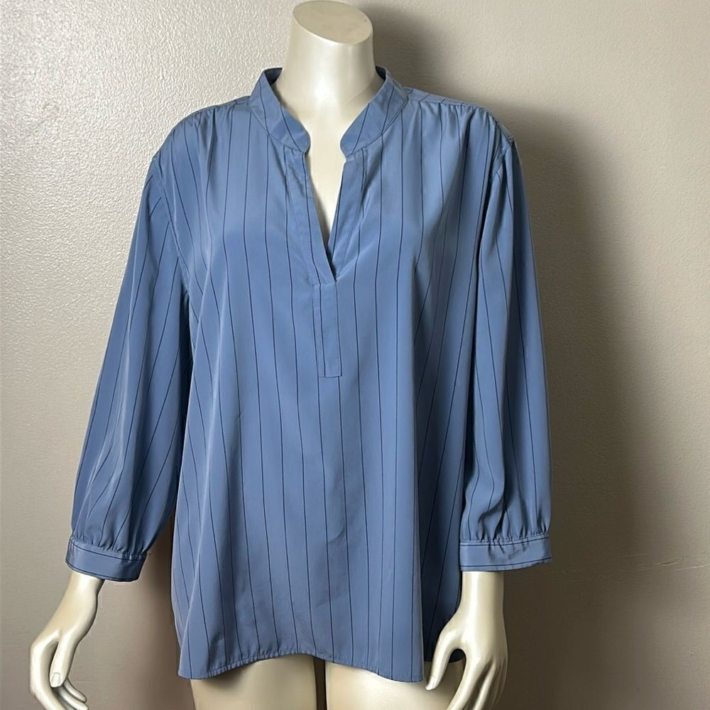 Women’s CHICOS size 3 XL shirt top blouse stripped